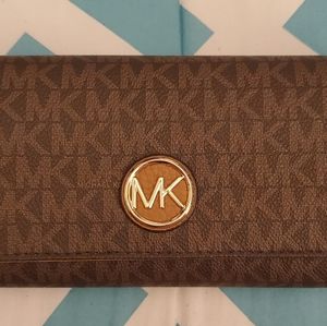Michael kors wallet